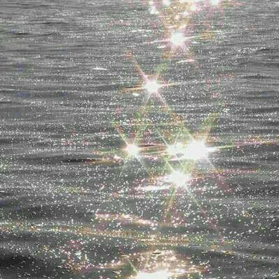 ����:��Ů�ı�ֽ~��ɫ