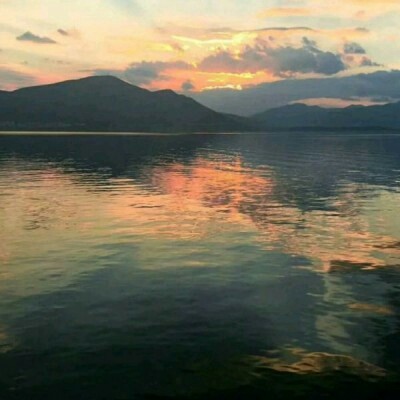 ����:��Ů�ı�ֽ~��ɫ