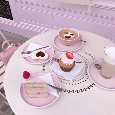 ǳ�ģ���ɫ������ ��Ů�ı��� ������