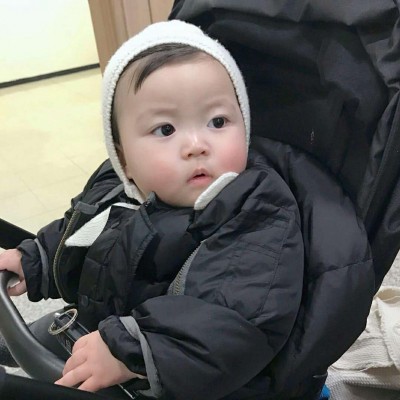 �ɰ�������ͷ�����ֵ�С������