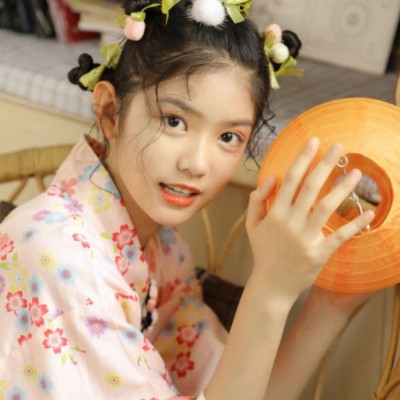 ��������Ůͷ/����ܴ� ���ĵ�һ.