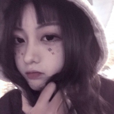 ��������Ů����������ͷ��