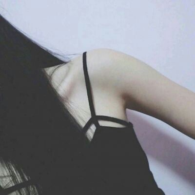 ���⣺Ů����λͷ��