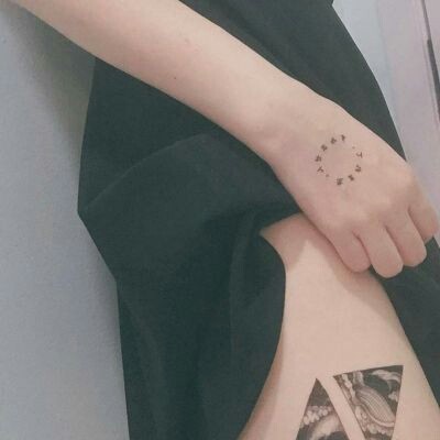 ���⣺Ů����λͷ��