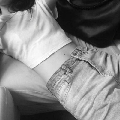 ���⣺Ů����λͷ��