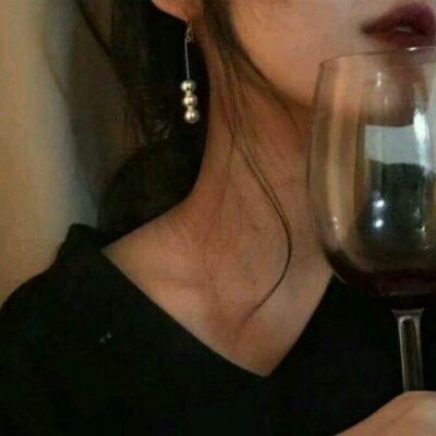 ���⣺Ů����λͷ��