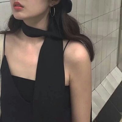 ���⣺Ů����λͷ��