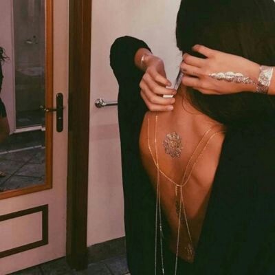 ���⣺Ů����λͷ��