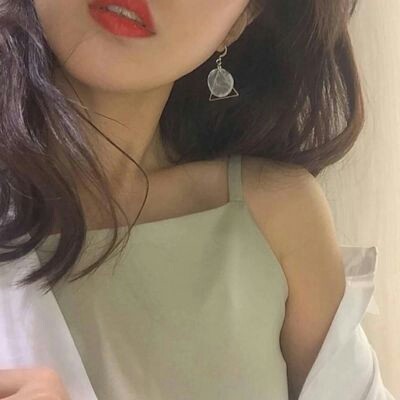 ���⣺Ů����λͷ��