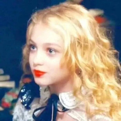 Ů��ͷ�񣨶������ͣ�