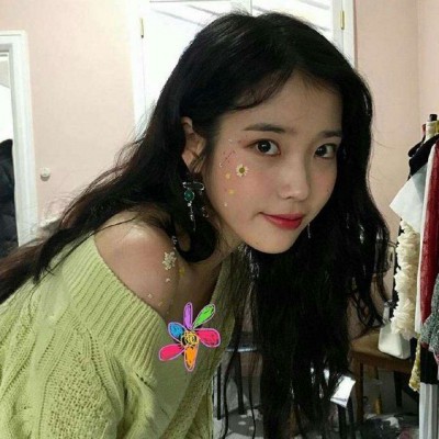 ЦЦ?���շ�һ��Ůͷ�������գ�