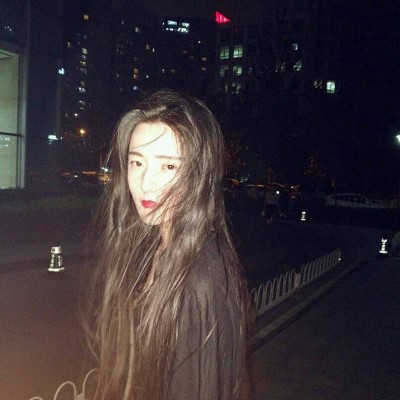 ЦЦ?���շ�һ��Ůͷ�������գ�