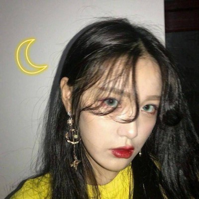 ЦЦ?���շ�һ��Ůͷ�������գ�