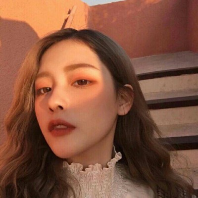 ЦЦ?���շ�һ��Ůͷ�������գ�