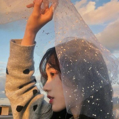 ЦЦ?���շ�һ��Ůͷ�������գ�