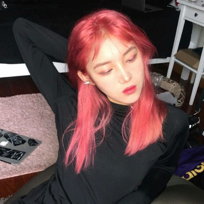 ЦЦ?���շ�һ��Ůͷ�������գ�