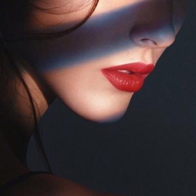 ����Ů��ζ��΢��ͷ��      ������Ϊ����