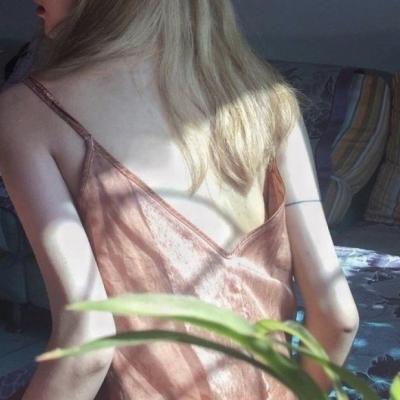 ����Ů��ζ��΢��ͷ��      ������Ϊ����