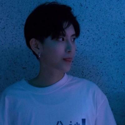 �������ҵ�����Ӵ˱�ɷۺ�ɫ