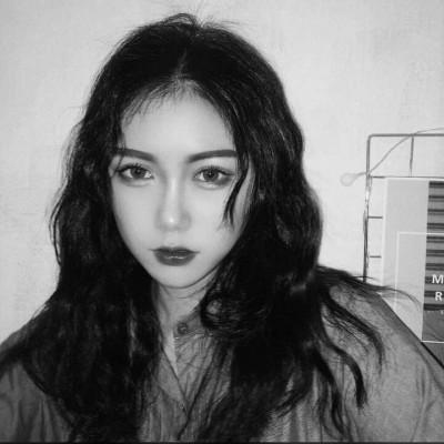 �ڰ�Ů��ͷ��