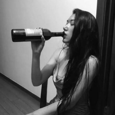 �ڰ�Ů��ͷ��