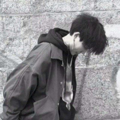 ����:�ڰ���ͷ   Ըϲ