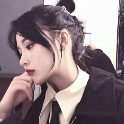 ������ϣ����ĵ�ɫһֱ���������¸�