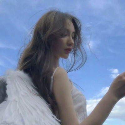 ������ϣ����ĵ�ɫһֱ���������¸�