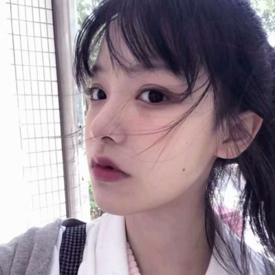 ������ϣ����ĵ�ɫһֱ���������¸�