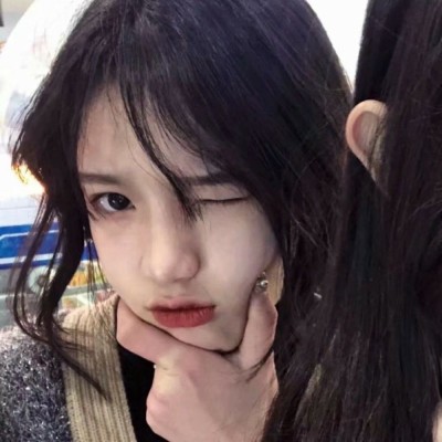 ������ϣ����ĵ�ɫһֱ���������¸�