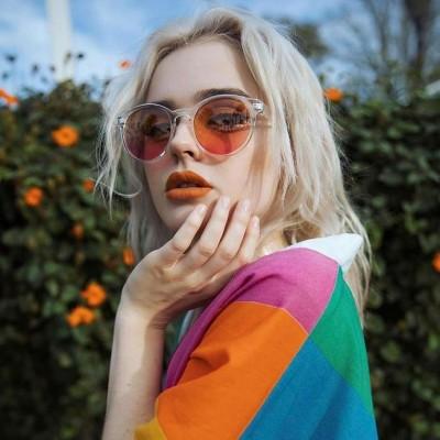 ŷ��Ů��ͷ��