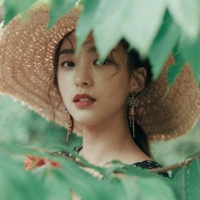 ��������Ů��΢��ͷ��    ��������