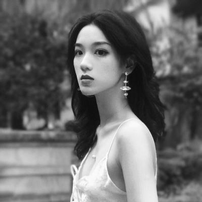 ��������Ů��΢��ͷ��    ��������