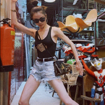 Ů��ͷ�� ϲ������Ц ���綼����