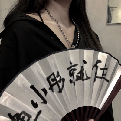 ��λŮͷ�ԸС�