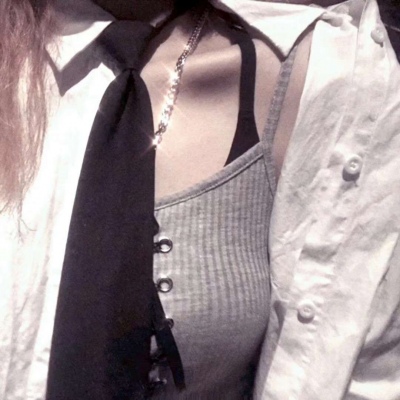 ��λŮͷ�ԸС�