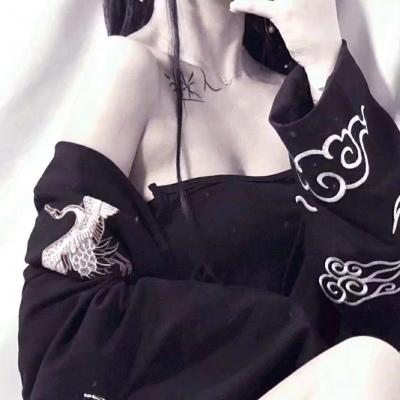 ��λŮͷ�ԸС�