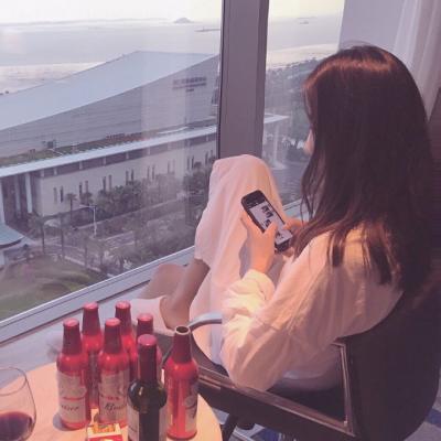 ��ѡ������Ů���ر�ͷ��,��������ǰ����