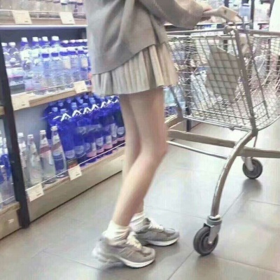 �ǣ�Ů����λ