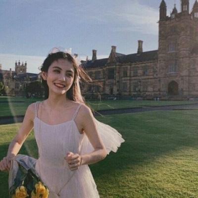 ��һ�������ϱ�����һ�򱶵��� Ů��ͷ��