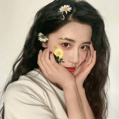 ��һ�������ϱ�����һ�򱶵��� Ů��ͷ��