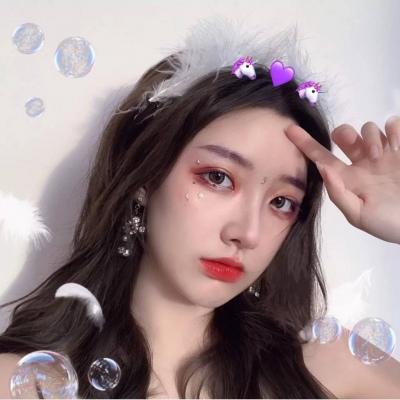 ��һ�������ϱ�����һ�򱶵��� Ů��ͷ��