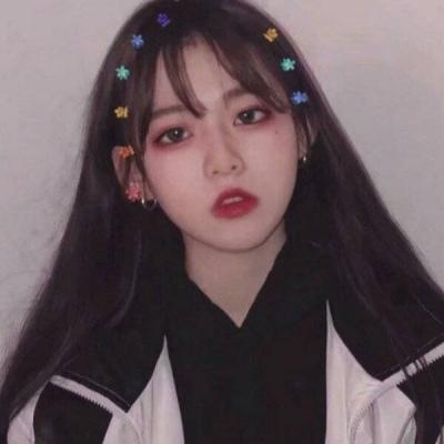 ��һ�������ϱ�����һ�򱶵��� Ů��ͷ��