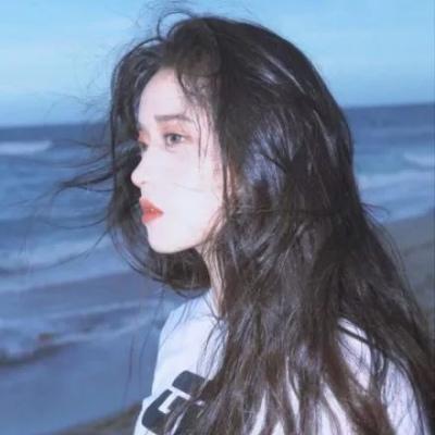 ��һ�������ϱ�����һ�򱶵��� Ů��ͷ��