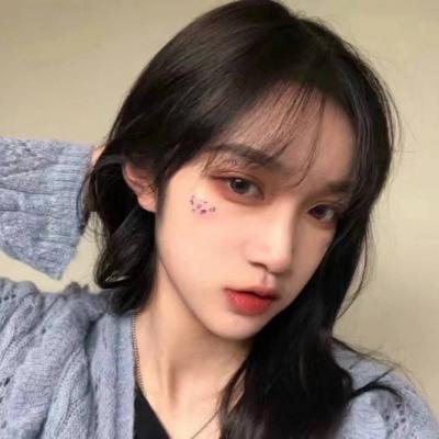 ��һ�������ϱ�����һ�򱶵��� Ů��ͷ��