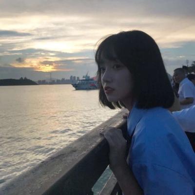 ��һ�������ϱ�����һ�򱶵��� Ů��ͷ��