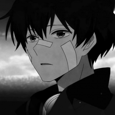 ���˧�������ڰ�����ͷ��