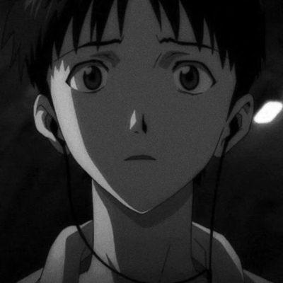 ���˧�������ڰ�����ͷ��