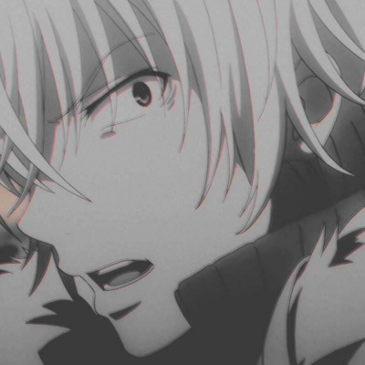 ���˧�������ڰ�����ͷ��