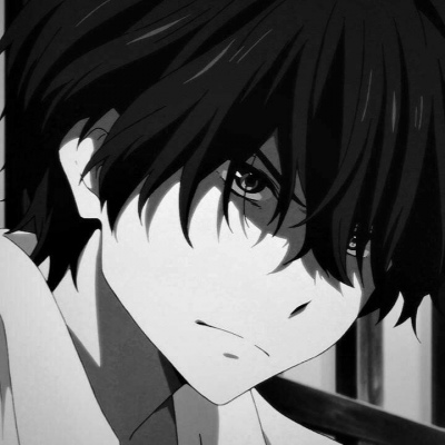 ���˧�������ڰ�����ͷ��